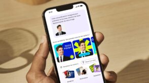 Découvrez comment l’IA conversationnelle de Canva, désormais disponible en 16 langues dont le Français, révolutionne la création graphique et conversationnelle avec une touche d'humour.