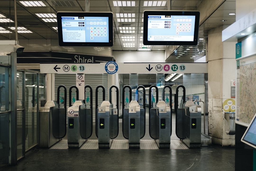 Découvrez les 7 bénéfices concrets de l’automatisation par IA pour booster la compétitivité et l’efficacité des entreprises à Lyon, avec des exemples pratiques et des conseils d’experts.