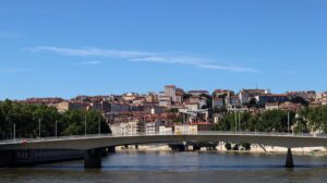 Découvrez comment choisir entre Ads et SEO à Toulouse pour booster votre visibilité en ligne. Analysez les avantages, les coûts et les stratégies pour une présence digitale optimisée.