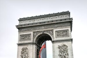 Découvrez comment une agence Ads à Lyon maximise le ROI grâce à une gestion optimale du budget, des stratégies innovantes et une analyse précise des résultats.