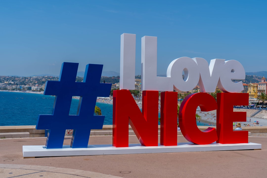 Découvrez comment l'IA à Nice transforme l'automatisation des process avec des solutions locales performantes pour booster votre business. Un guide complet et informatif.