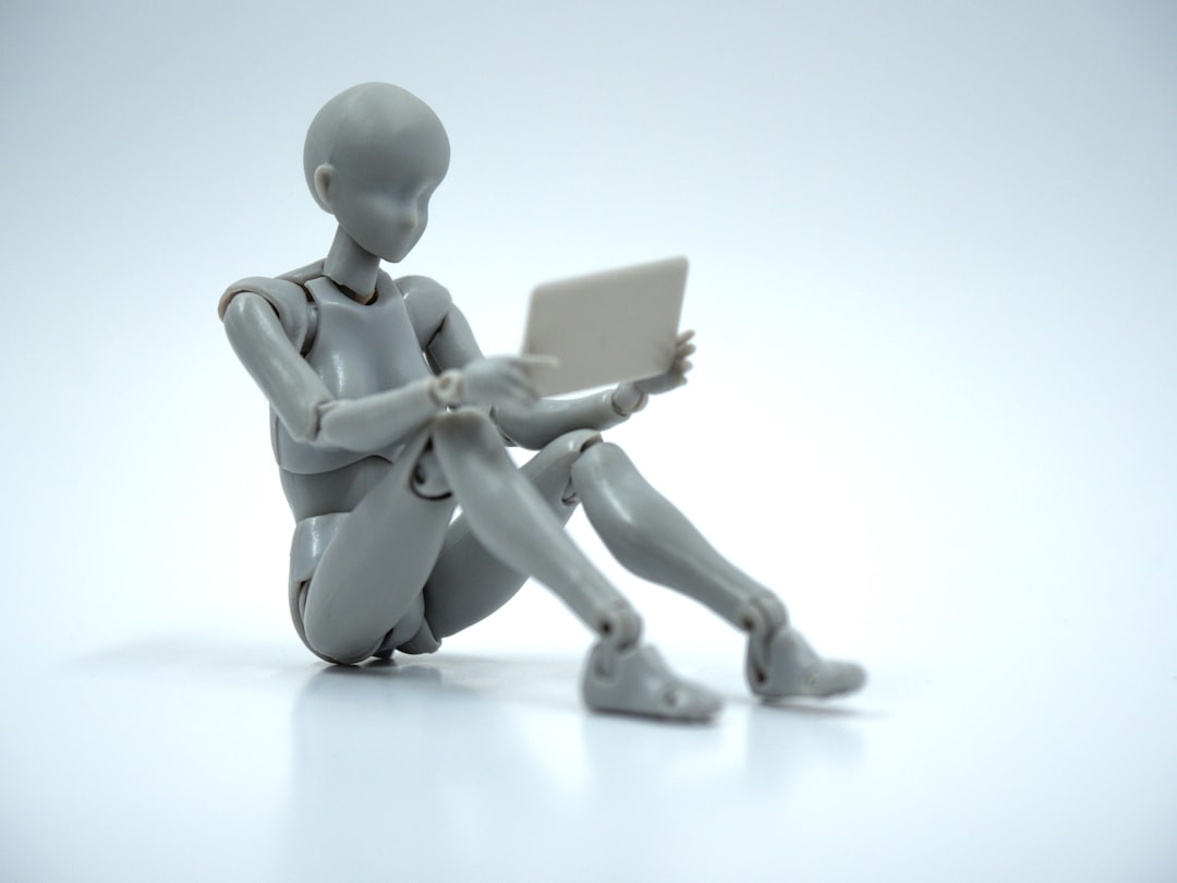 Découvrez comment combiner CRM et intelligence artificielle pour automatiser efficacement vos relances clients et booster votre gestion grâce aux conseils experts d'Equinoxal.
