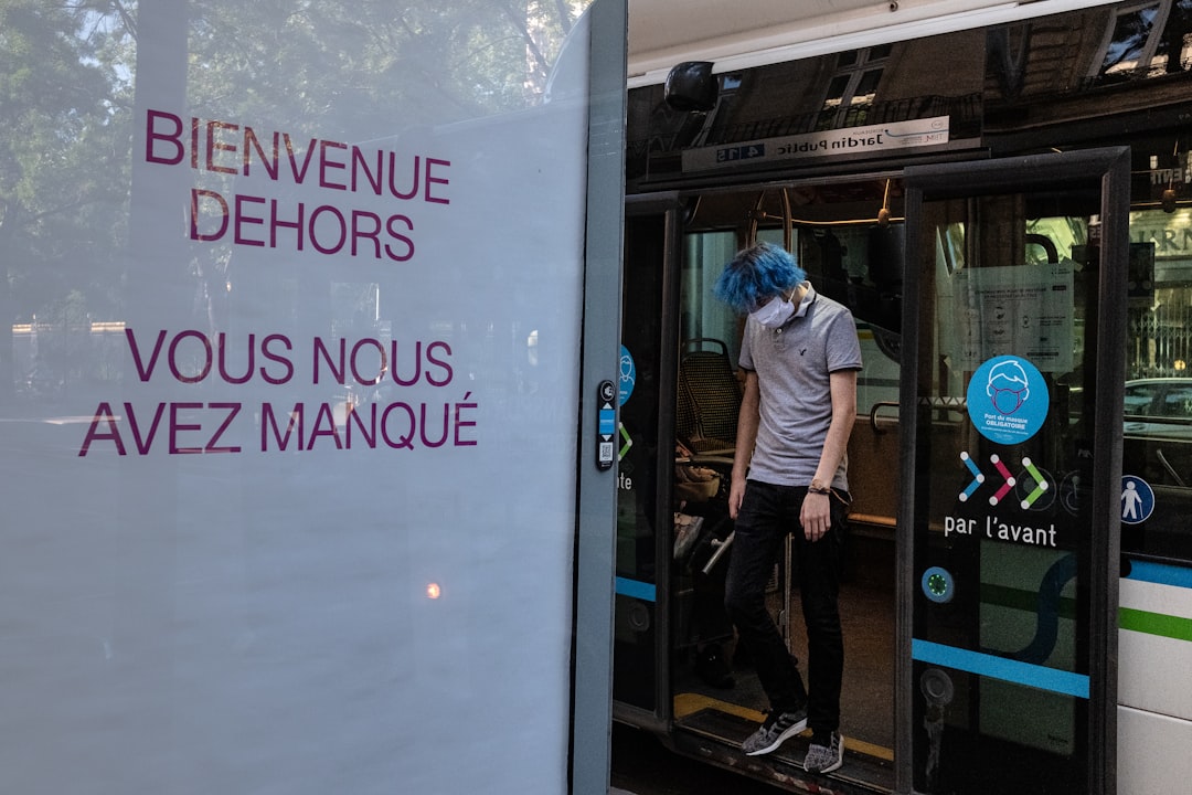 Explorez l'état des lieux de l'IA et de l'automatisation à Lyon et découvrez les perspectives innovantes qui transforment le tissu économique et technologique de la métropole.