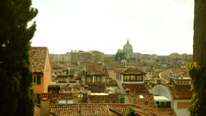 Découvrez comment l'intelligence artificielle transforme les process à Toulouse grâce à des solutions locales innovantes pour automatiser vos opérations quotidiennes.