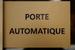 Découvrez les 3 secteurs clés à Nice qui adoptent l’automatisation IA pour transformer leur compétitivité et innover dans un environnement technologique en pleine évolution.