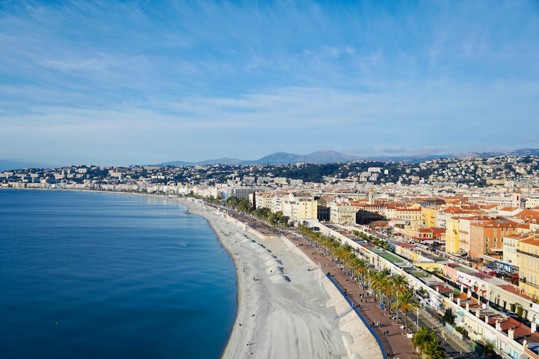 Découvrez les erreurs à éviter lors d'une refonte de site à Nice pour optimiser votre présence en ligne et booster votre SEO. Suivez nos conseils pour réussir votre projet web.
