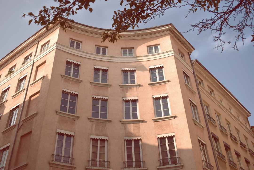 Découvrez les éléments essentiels pour choisir une agence de communication B2B à Lyon et optimisez votre stratégie marketing.