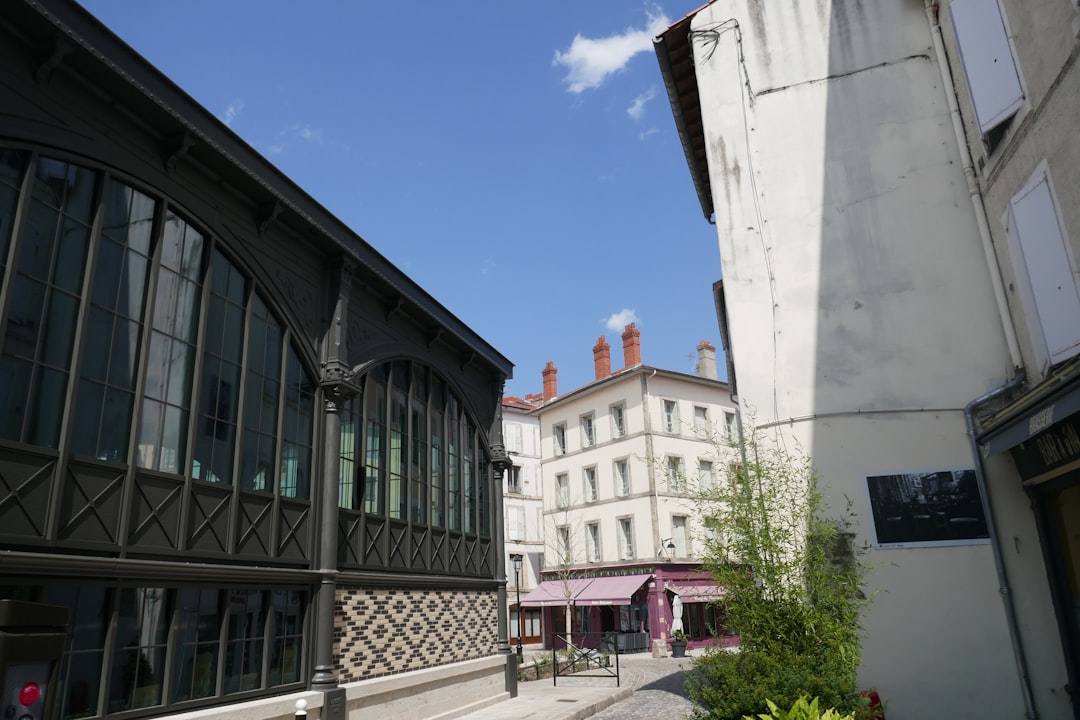 Découvrez le prix d'un site vitrine à Lille en 2026. Estimez votre budget et apprenez à choisir la meilleure offre.