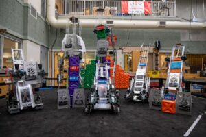 Explorez comment la robotisation transforme l'industrie moderne avec les avancées et défis pour le futur automatisé. Découvrez les tendances clés.