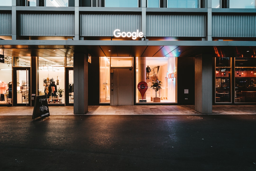 Découvrez comment les avis Google influencent la croissance des commerces à Nice et leur importance croissante en 2023.