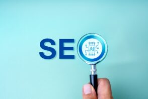 Apprenez les techniques SEO et IA avec ces 5 formations incontournables. Approfondissez vos compétences pour l'avenir du marketing digital.